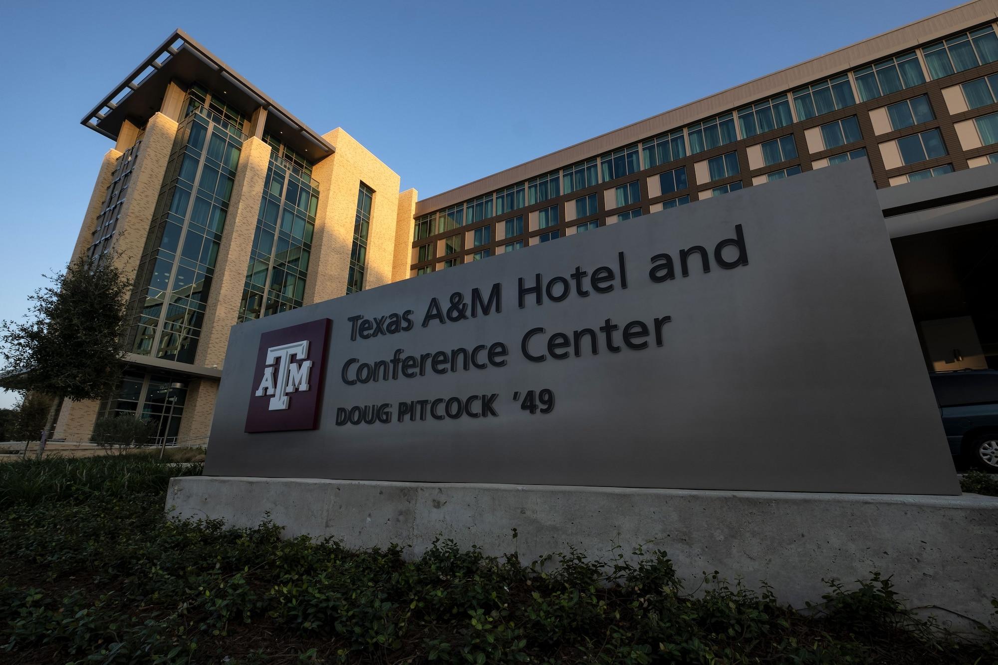 Texas A&M Hotel And Conference Center College Station Esterno foto